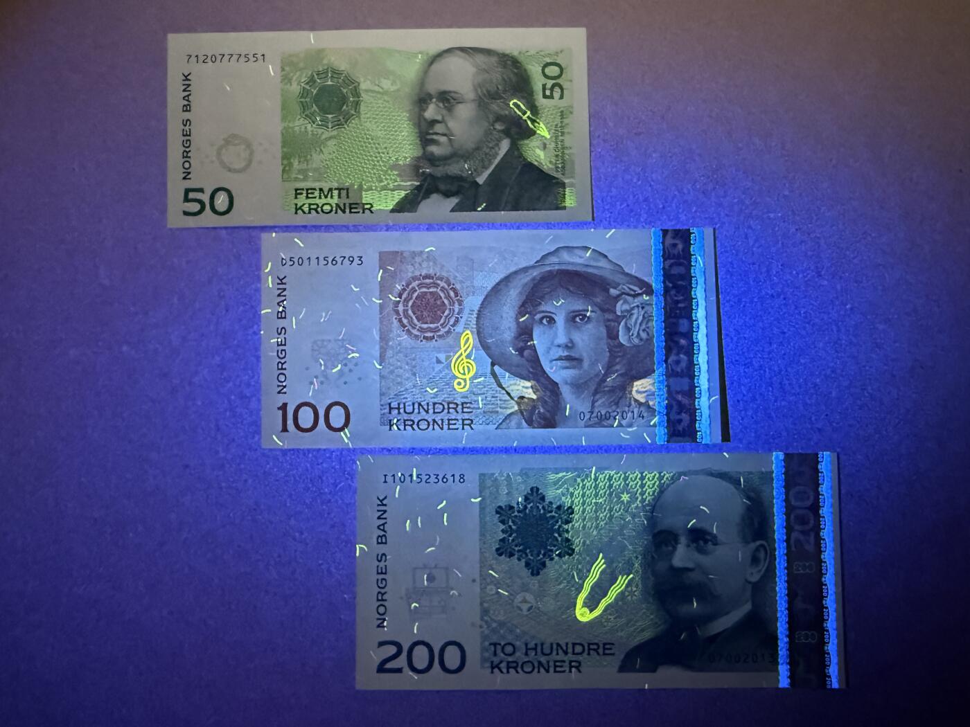 《艾美收藏》第232期-2.22周日外币靓号精品场(春节首拍) 挪威50、100、200克朗3张 UNC 全程无4