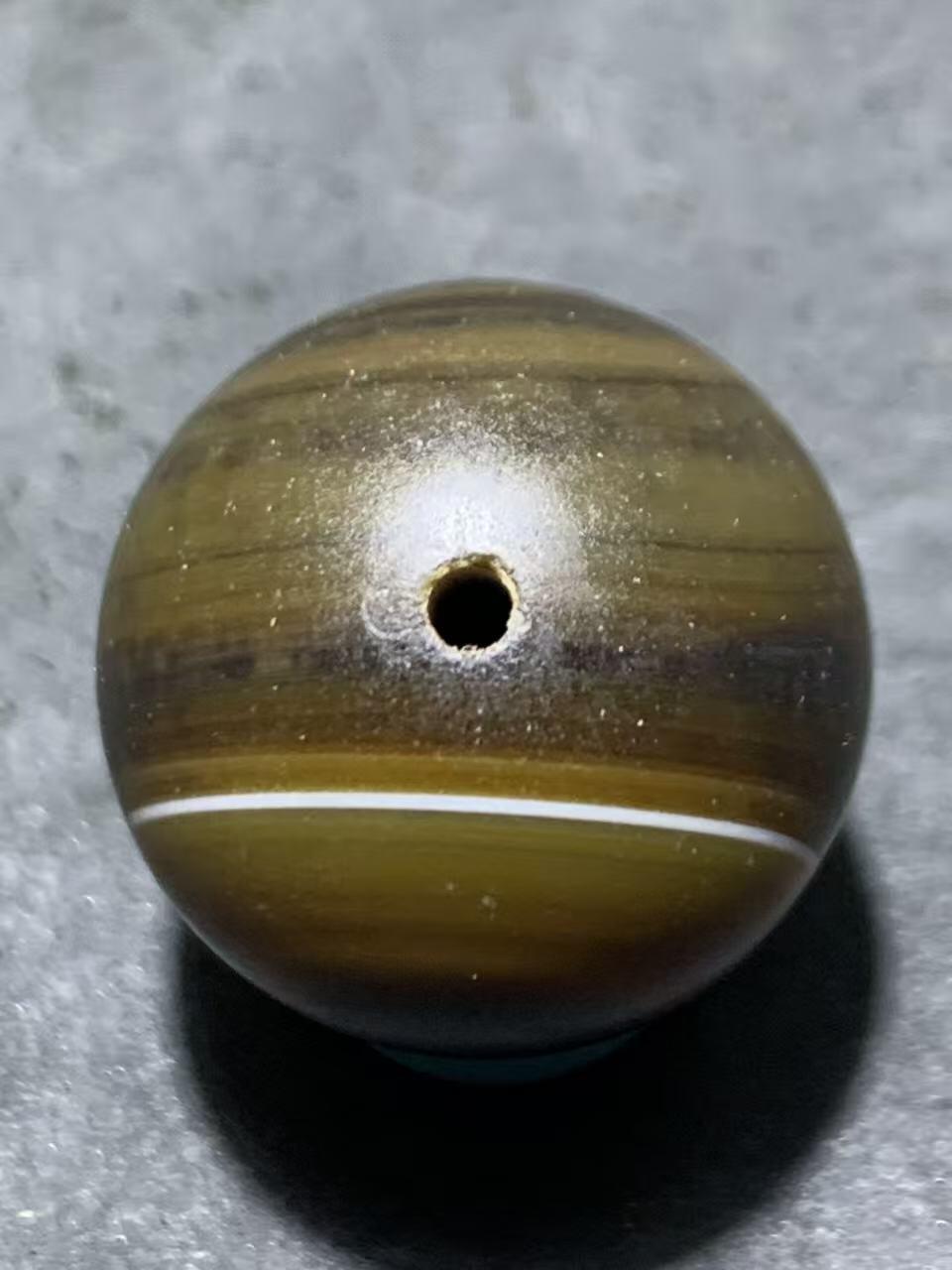 高玉化缠丝玛瑙通货2.0圆珠一颗，