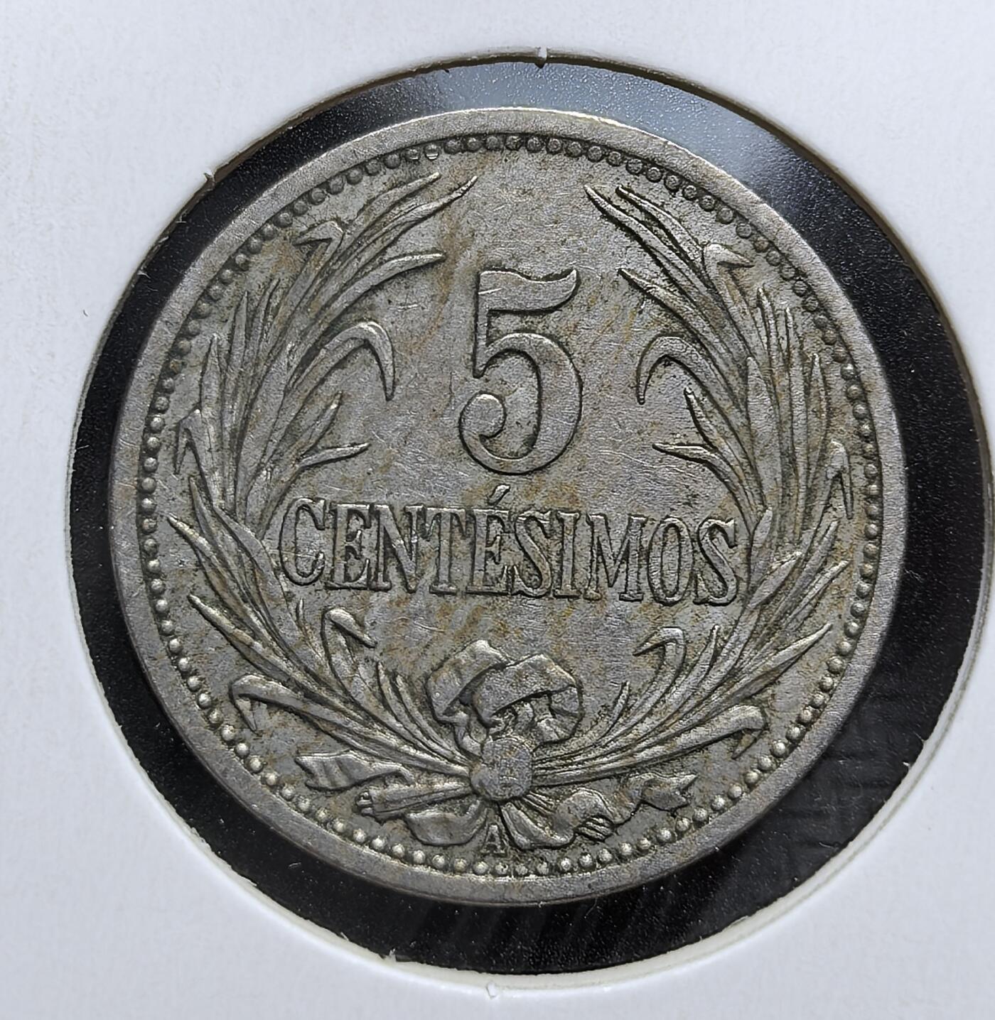 外国优质老铜币银币，周日九点倒数截拍，满百包邮，持续收拍，初八发货 乌拉圭东岸共和国1909 年5 分。正面的放射状太阳纹是乌拉圭国徽的核心元素，象征独立与自由；背面的面值与月桂枝环绕图案，体现了乌拉圭在 20 世纪初的货币体系与国家认同，见证了其独立后的稳定发展。