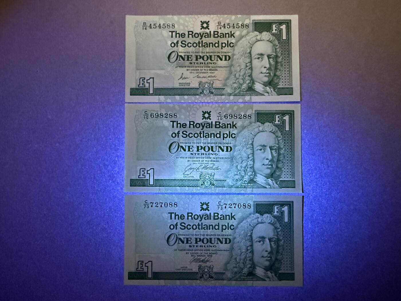 《艾美收藏》第232期-2.22周日外币靓号精品场(春节首拍) 苏格兰1镑3张 UNC 不同年份卷毛 全部双尾88