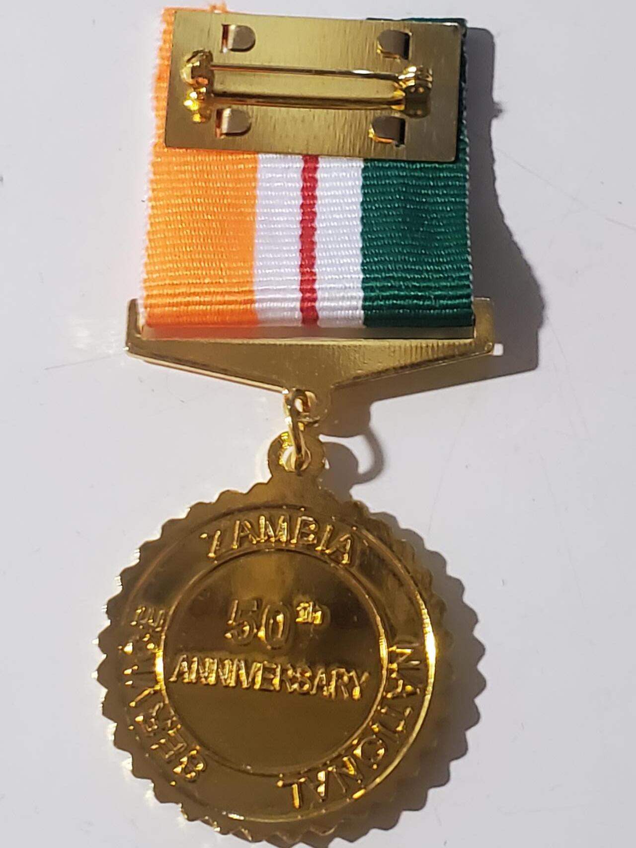 韵星假日军品类拍卖第42期 -- Rimey Holidays Militaria Auction 42 赞比亚共和国国家服务金僖奖章 铜镀金 少见国家 非常厚重 库存品相
