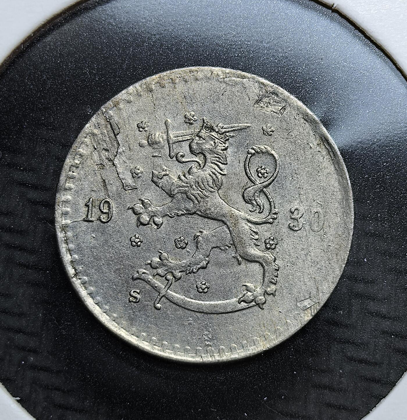 外国优质老铜币银币，周日九点倒数截拍，满百包邮，持续收拍，初八发货 芬兰1930年25盆尼，属于芬兰独立后早期流通辅币。正面以面值与麦穗象征农业，背面是国徽 “持剑雄狮”。它发行于两次大战之间，见证了芬兰经济稳定与货币体系完善，后随通胀退出流通。