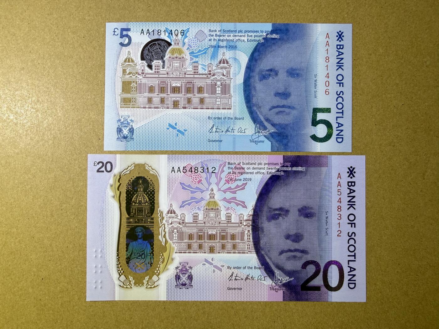 《艾美收藏》第232期-2.22周日外币靓号精品场(春节首拍) 苏格兰5、20镑2张 UNC 2016年 苏格兰银行塑料钞 AA冠