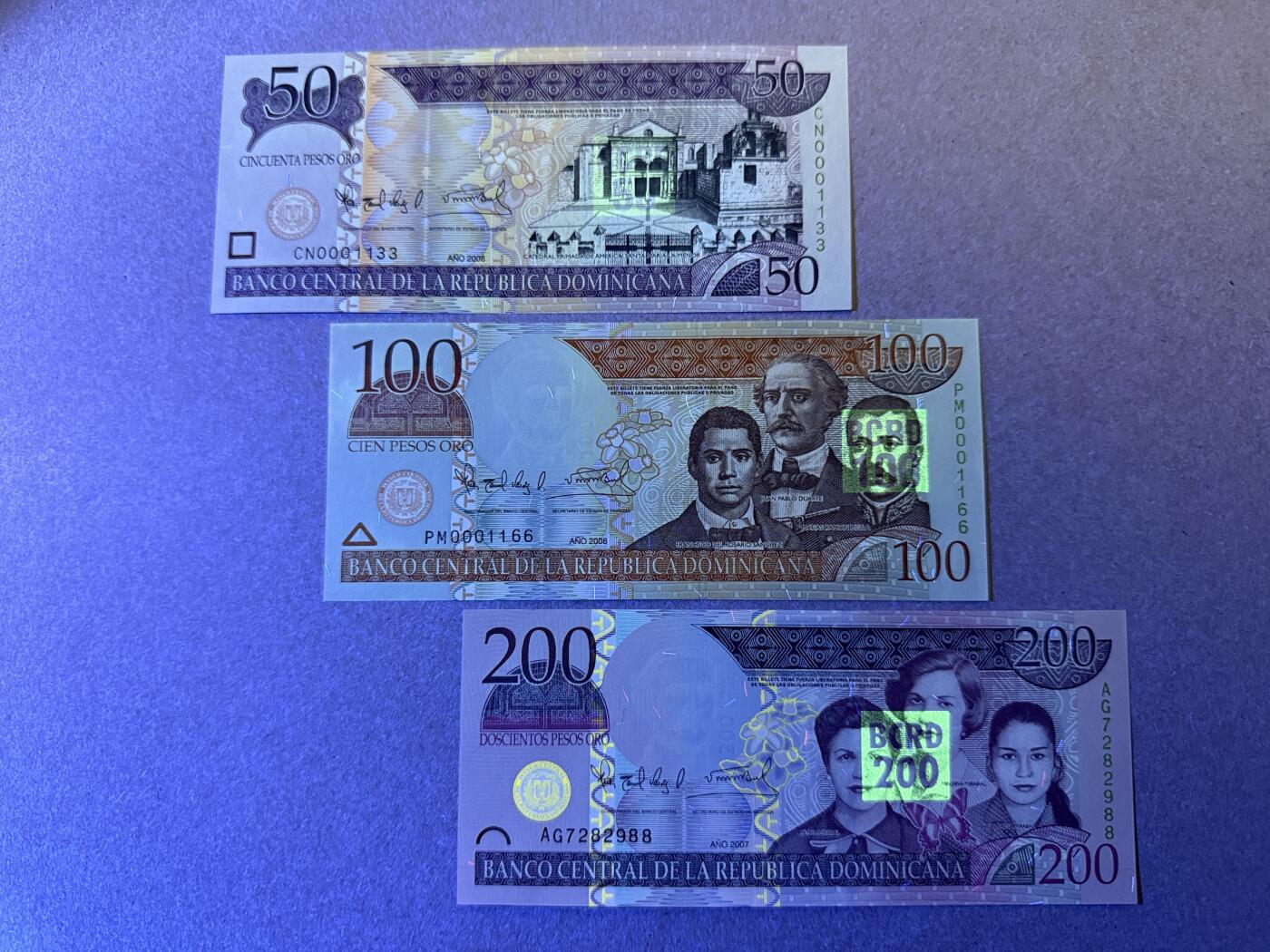 《艾美收藏》第232期-2.22周日外币靓号精品场(春节首拍) 多米尼加50、100、200元3张 UNC 全部无4双尾