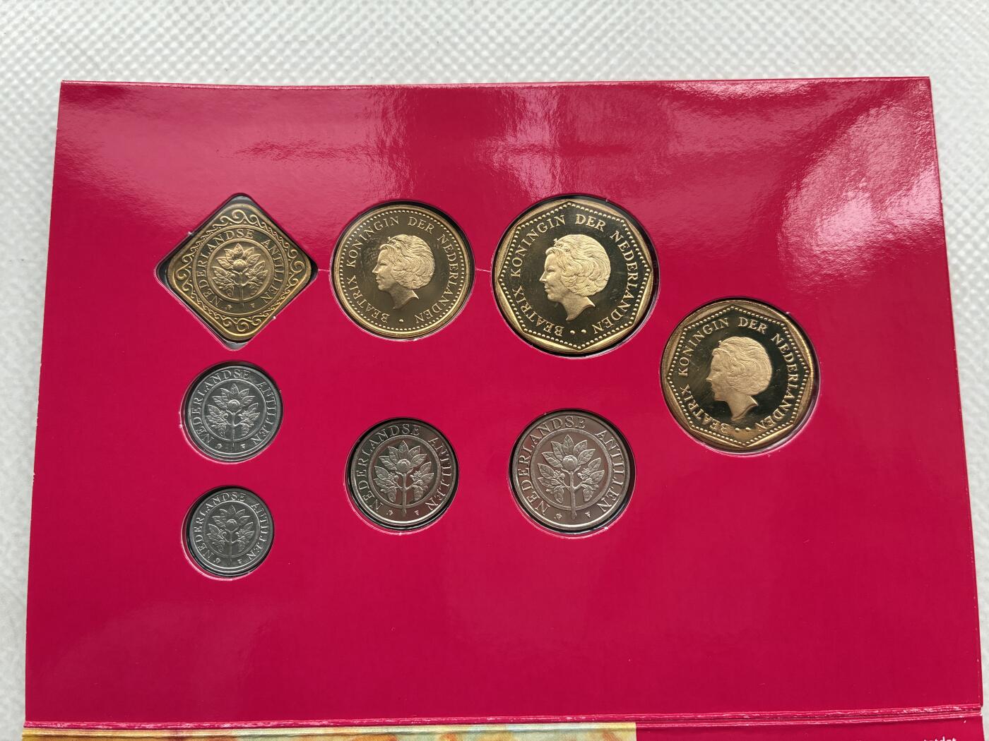 咖啡豆•收藏 2026年Feb_28th世界各国硬币套币拍卖 荷属安的列斯 2002年 BU未流通封装套币 外国硬币