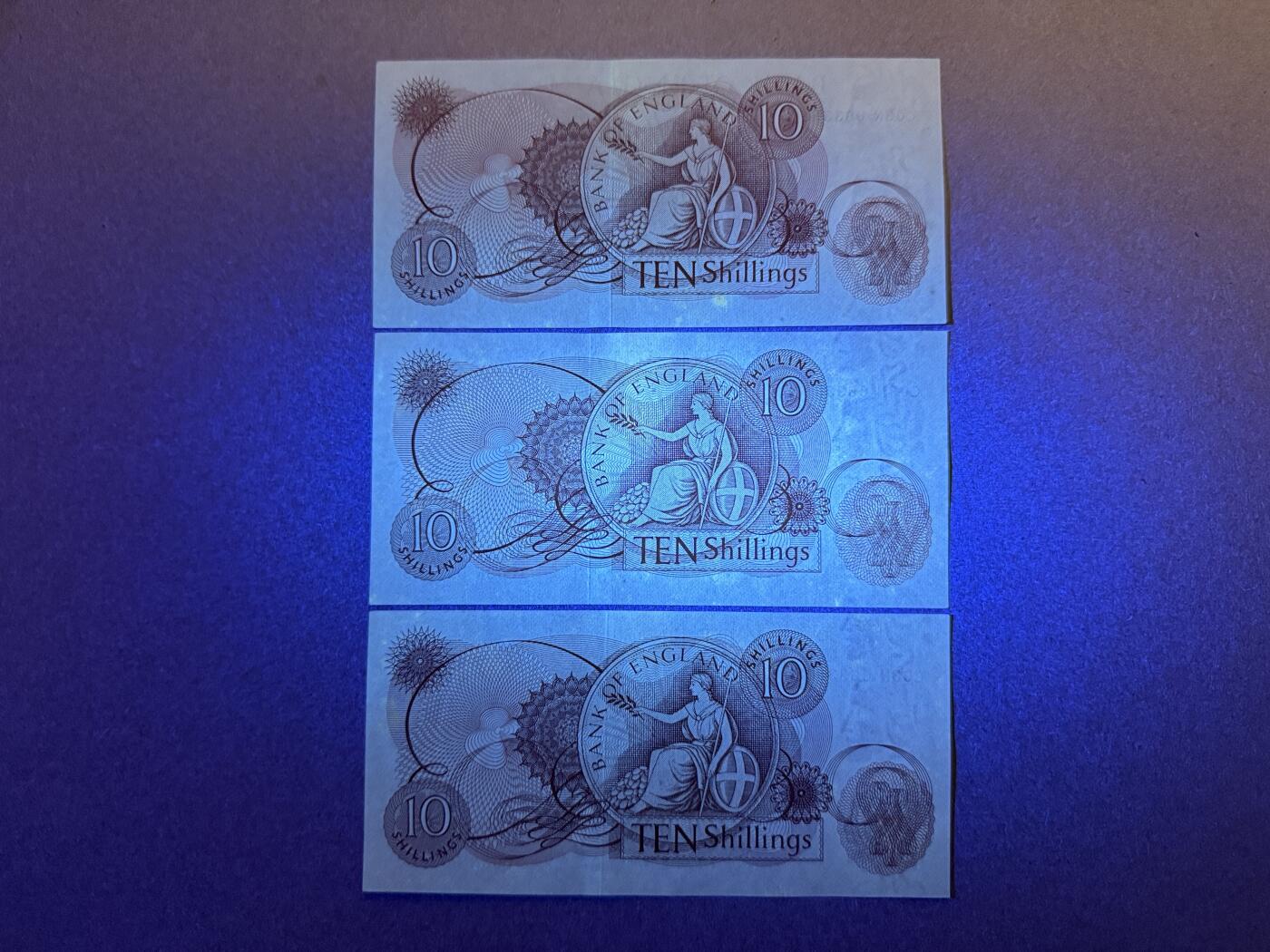 《艾美收藏》第232期-2.22周日外币靓号精品场(春节首拍) 英格兰10先令3张 UNC- C序列 连号3张 全程无47 局部荧光