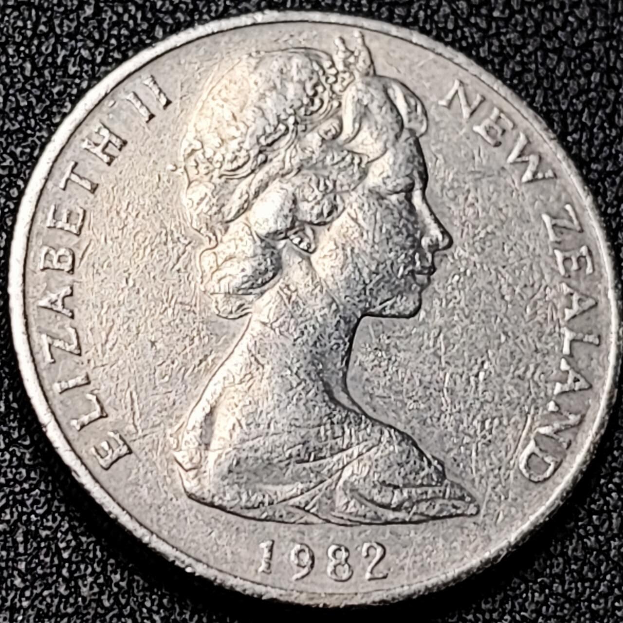 泉币菌-第196场- 新年快乐 新年第4场 本场拍品多 请提前出价 。