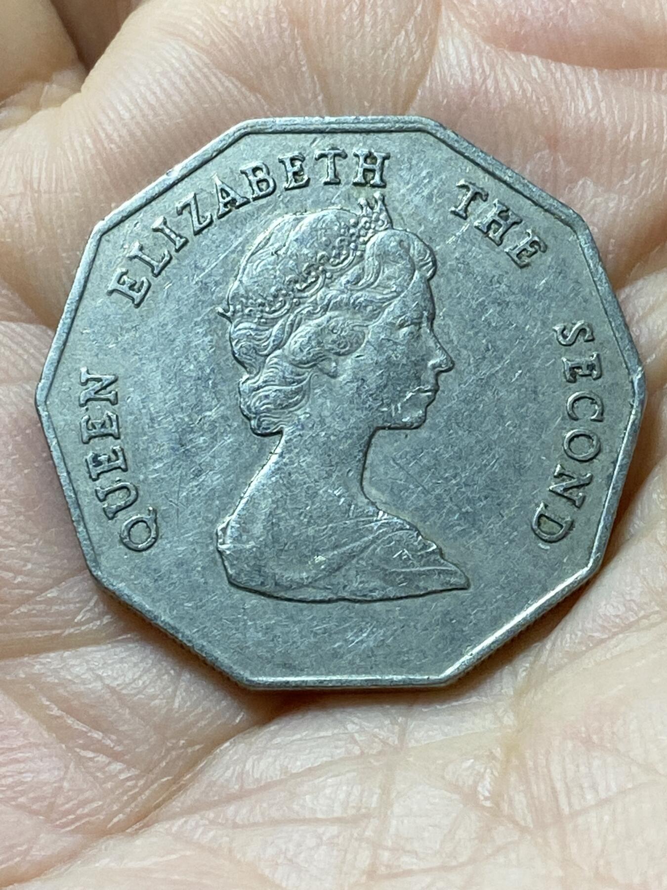 2026年第三十一场(总第二百场)英国一线回流散币新春特拍第三场(免佣金) 东加勒比国家1991年1元(伊丽莎白二世中年花冠第二版)