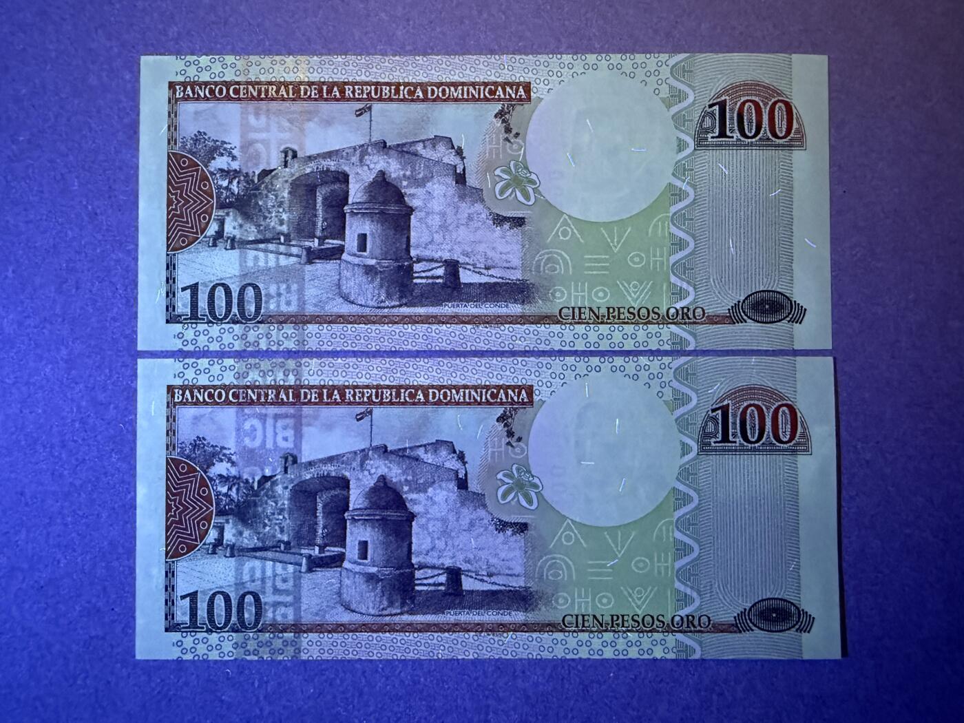 《艾美收藏》第232期-2.22周日外币靓号精品场(春节首拍) 多米尼加100元2张 UNC 2006年 边缘轻微荧光 全程无347靓号