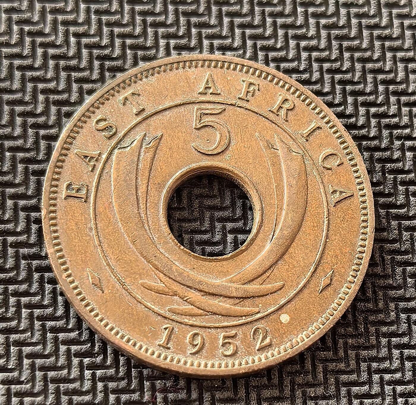 外国优质老铜币银币，周日九点倒数截拍，满百包邮，持续收拍，初八发货