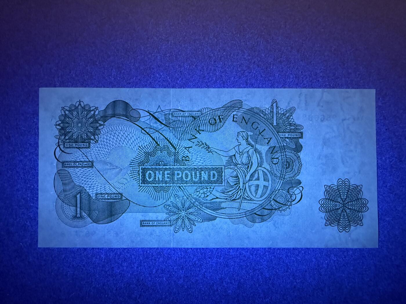 《艾美收藏》第232期-2.22周日外币靓号精品场(春节首拍) 英格兰1镑 UNC C序列 无347双尾88