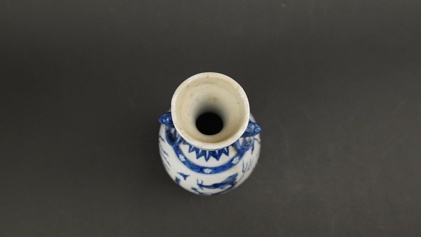 上海都达杂项专场三十三【年后发货全场包邮】  清 大明万历年制款青花龙纹双耳瓶