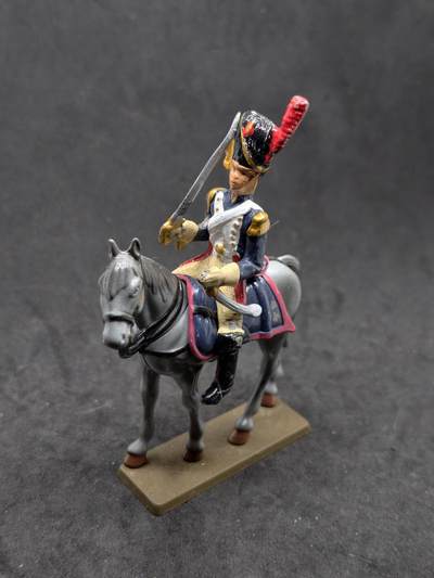 凯旋世界勋赏（持续上新中）（第22期新年大拍）（欢迎送拍）（对拍品有疑问请询问客服，不接受到手刀，出价默认拍品品相。请认真阅读拍卖规则！出价默认已认可！）（收到货请录制开箱视频，无视频概不处理问题。） - 拿破仑战争时期法国近卫掷弹骑兵（Grenadiers à Cheval de la Garde Impériale）军官的兵人模型