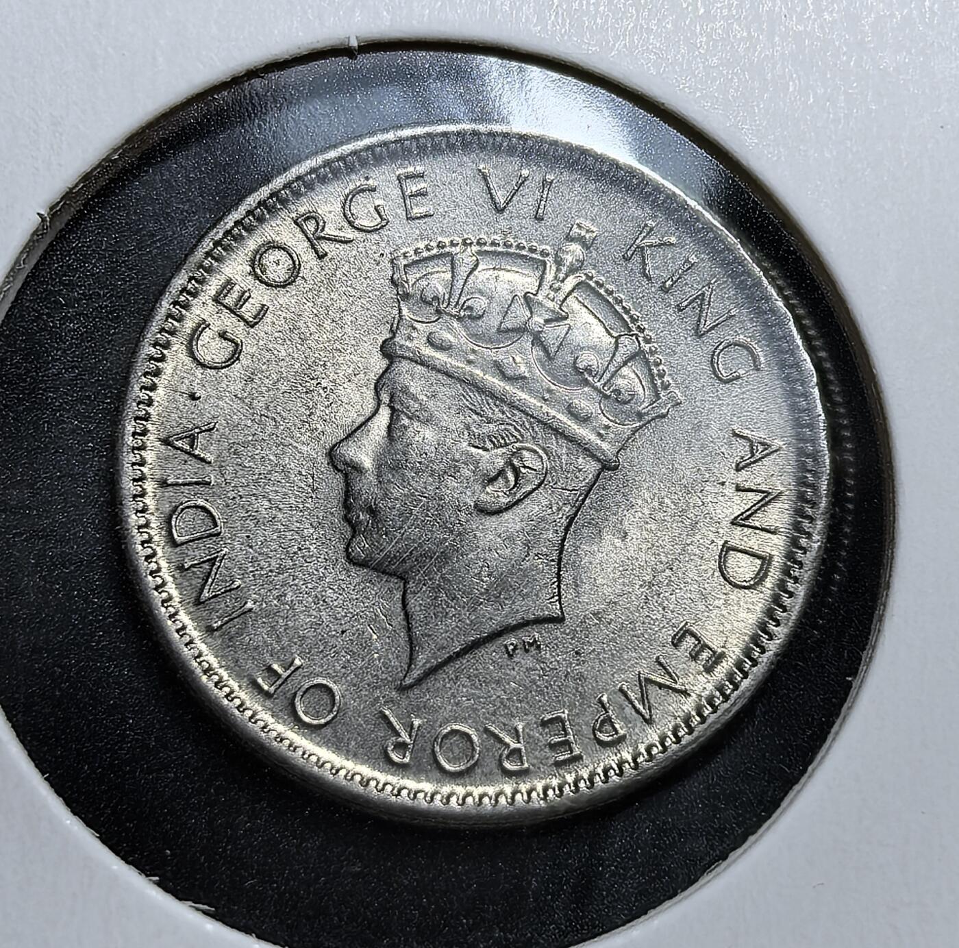 外国优质老铜币银币，周日九点倒数截拍，满百包邮，持续收拍，初八发货 带光英属香港1937年1毫，发行于乔治六世统治初期。正面为乔治六世头像，铭文彰显英国殖民权威；背面以中英双语标注 “香港一毫”，见证了香港在二战前的殖民货币体系与历史过渡。