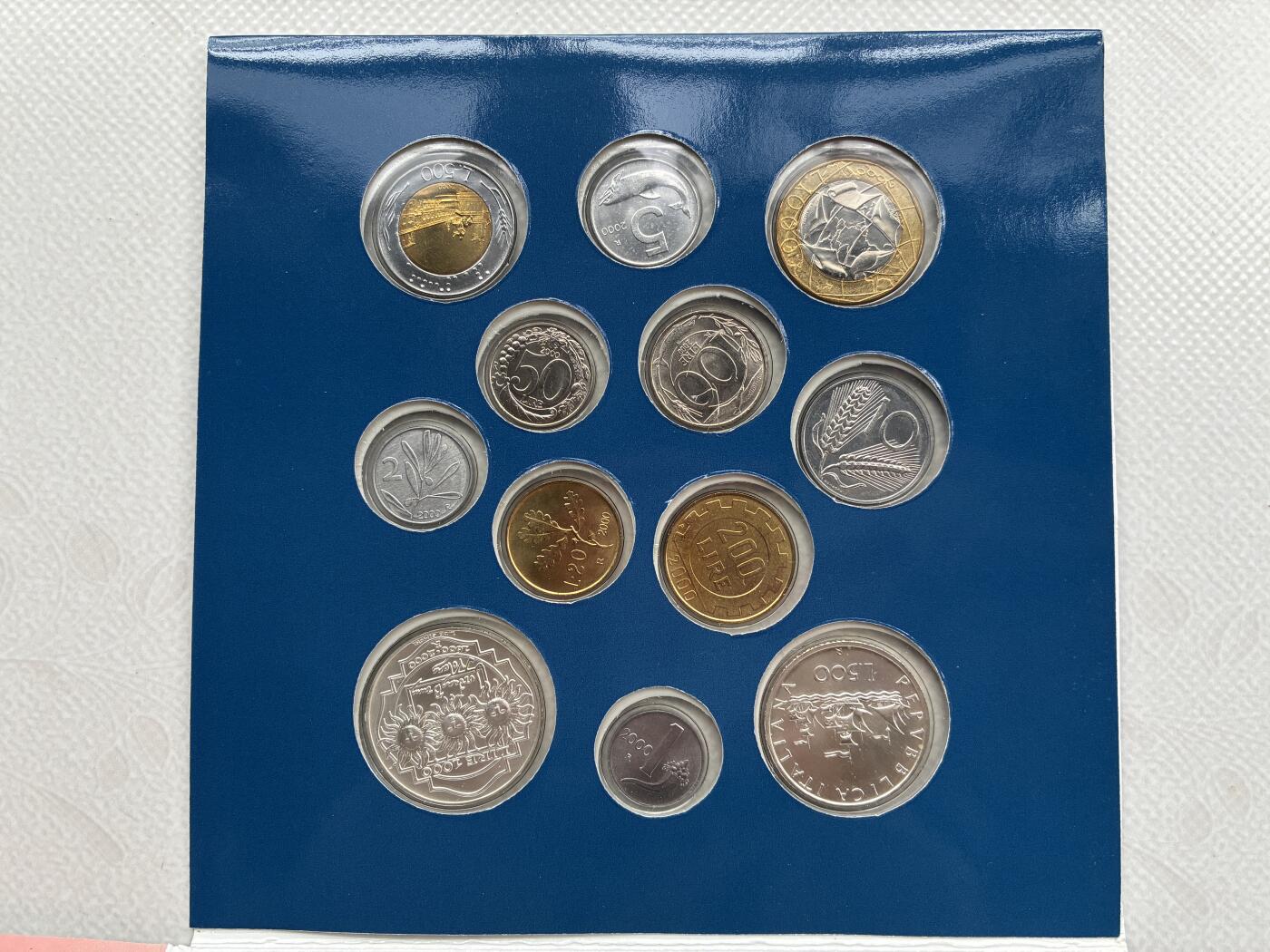 咖啡豆•收藏 2026年Feb_28th世界各国硬币套币拍卖 意大利 2000年 UNC未流通封装套币 外国硬币