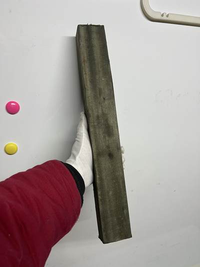 零元拍：NO.7 爆满金丝祖母绿乌木金丝楠  做镇尺 刀把，无需打磨就已经金光闪闪。满金丝药香，尺寸约：44/5.54.8厚CM。 - 零元拍：NO.7 爆满金丝祖母绿乌木金丝楠  做镇尺 刀把，无需打磨就已经金光闪闪。满金丝药香，尺寸约：44/5.54.8厚CM。