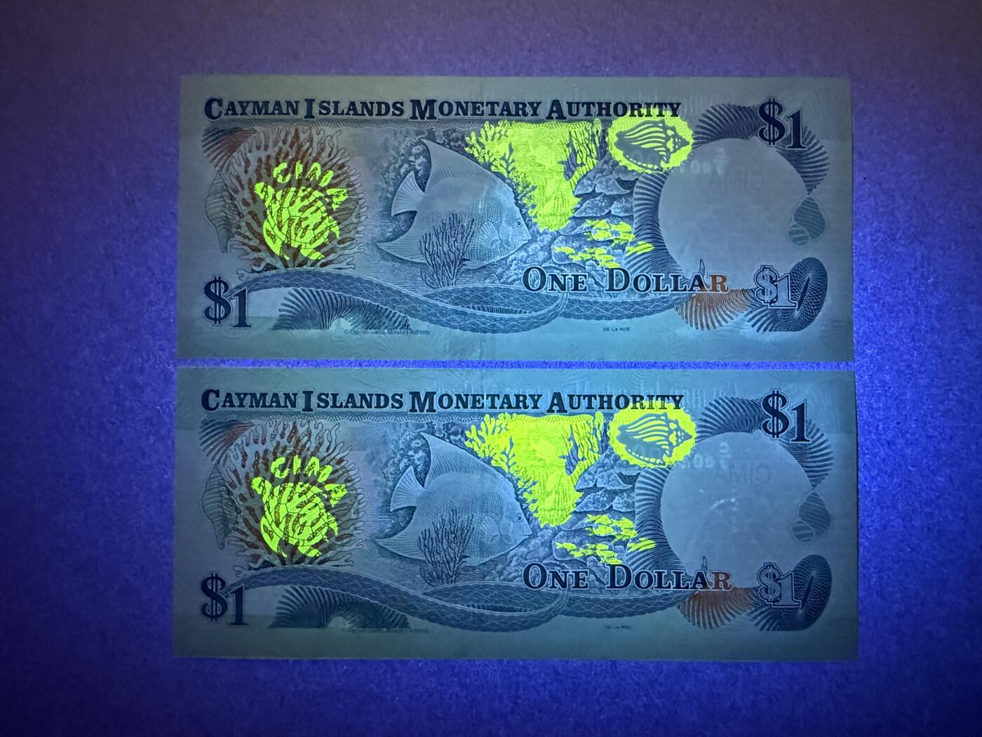 《艾美收藏》第232期-2.22周日外币靓号精品场(春节首拍) 豹子号 开曼群岛1元2张 UNC 2001年女王 无47连号豹子号