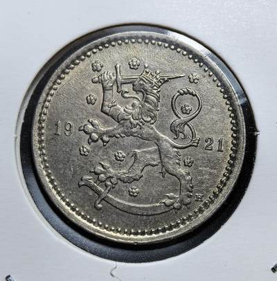 外国优质老铜币银币，周日九点倒数截拍，满百包邮，持续收拍，初八发货 - 少见大版芬兰1921年1马克银币，是芬兰独立后确立本国货币体系的重要币种。正面以云杉枝与松果象征北欧森林资源，背面是国徽 “持剑雄狮”，见证了芬兰在一战后经济恢复期的稳定发展。