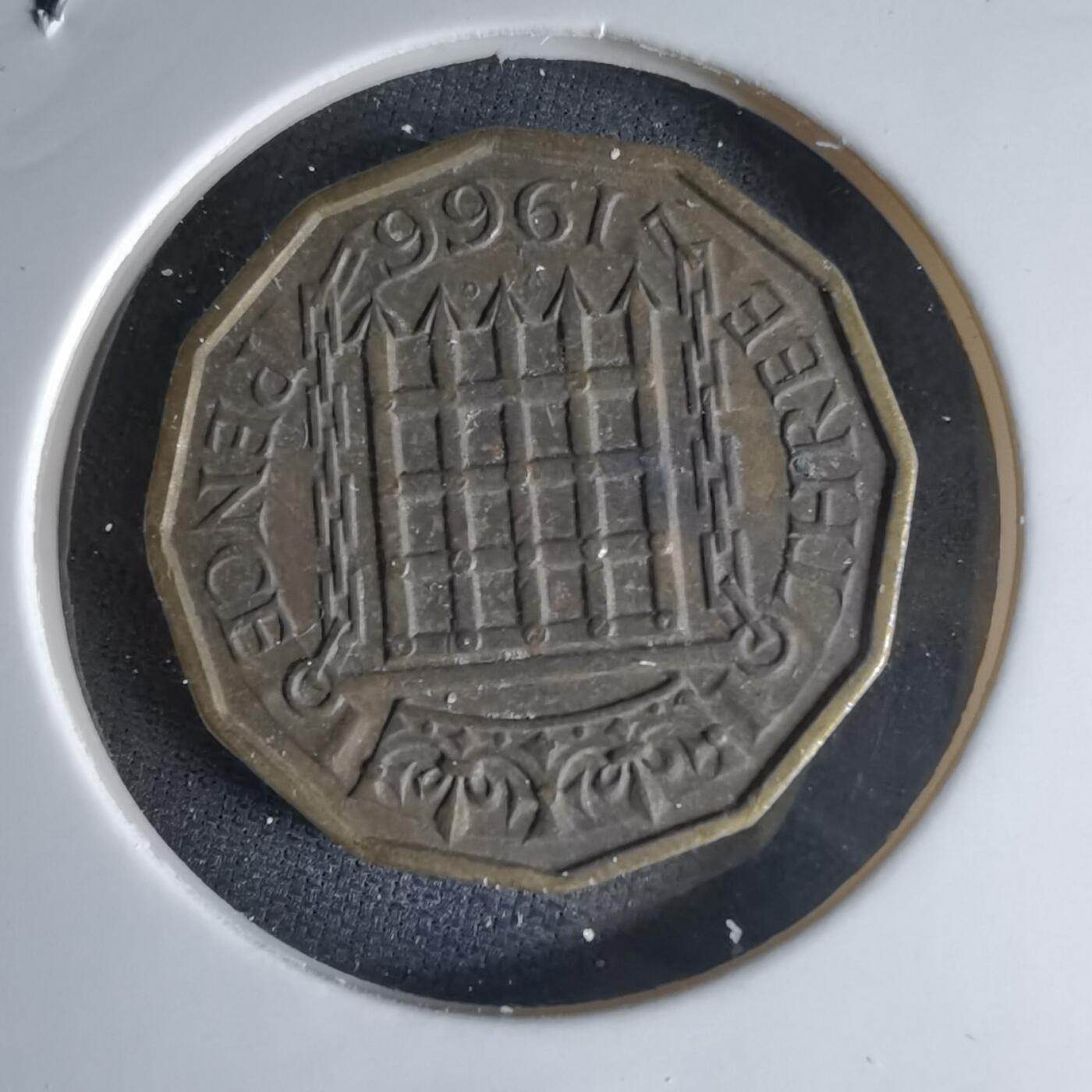 沼泽如烟--第1000场 英国1966年3便士