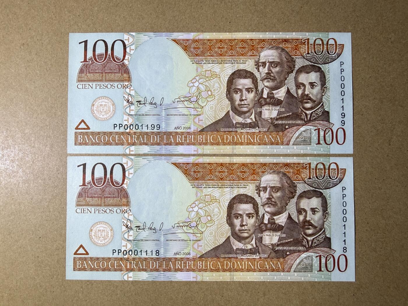 《艾美收藏》第232期-2.22周日外币靓号精品场(春节首拍) 多米尼加100元2张 UNC 2006年 边缘轻微荧光 全程无347靓号