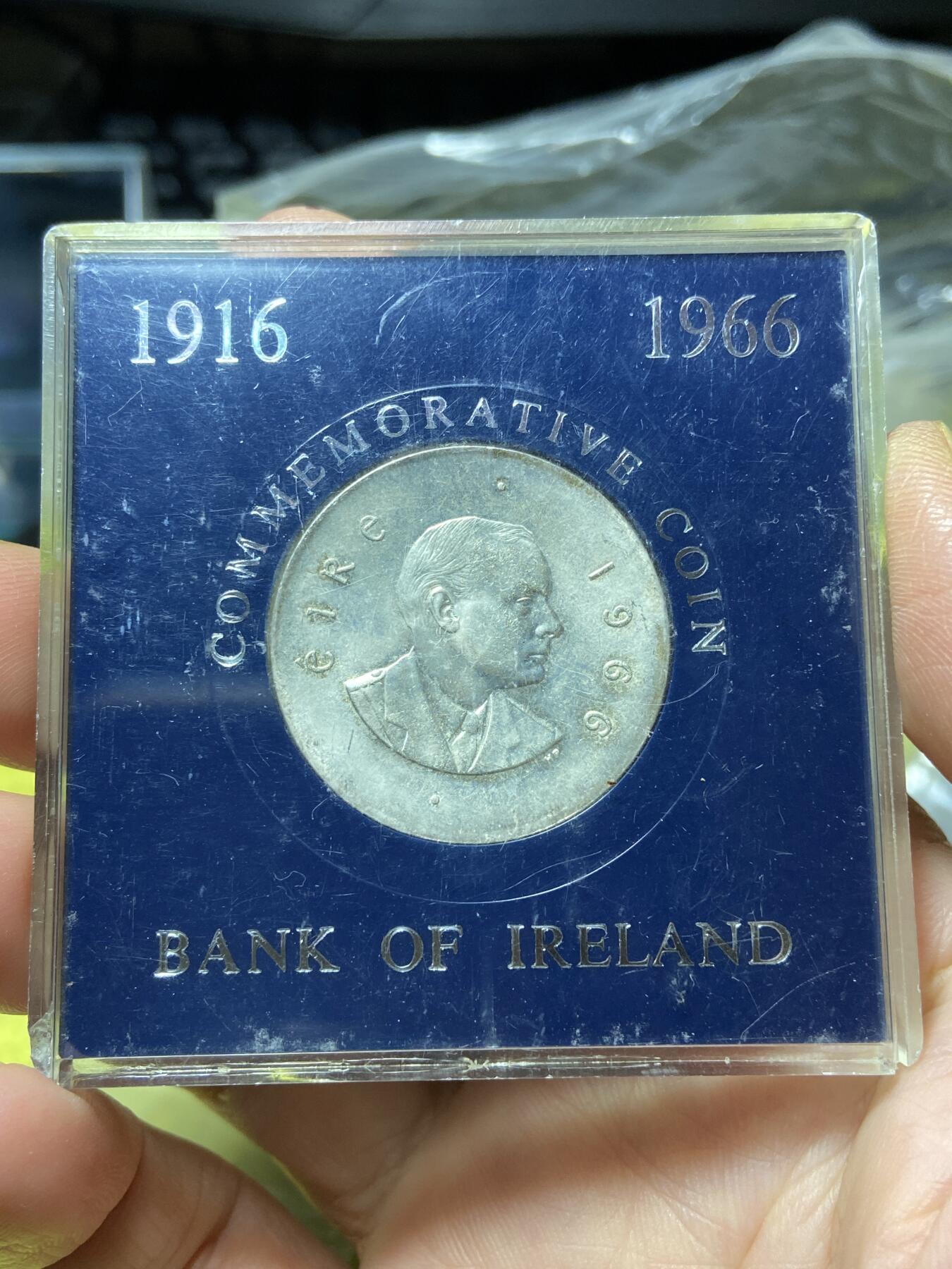 2026年第三十一场(总第二百场)英国一线回流散币新春特拍第三场(免佣金) 爱尔兰银行原盒–爱尔兰🇮🇪1966年10先令银币(爱尔兰1916年复活节起义50周年纪念币，18.14克，833高银)