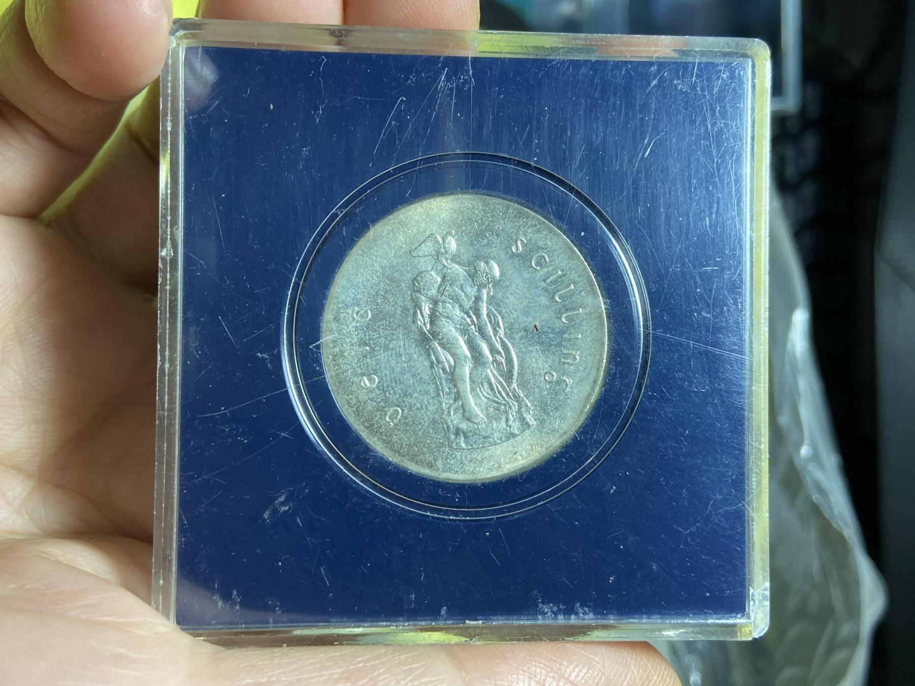 2026年第三十一场(总第二百场)英国一线回流散币新春特拍第三场(免佣金) 爱尔兰银行原盒–爱尔兰🇮🇪1966年10先令银币(爱尔兰1916年复活节起义50周年纪念币，18.14克，833高银)