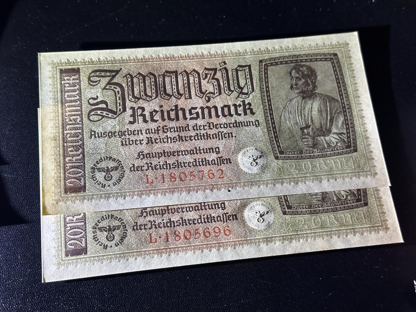 《外钞收藏家》第六百一十二期（ 精选场）（长期征集拍品、欢迎藏友们联系合作） 德国20马克 2张一起 丢勒画作 勃兰登堡门 全新轻微不绝 尾56、98