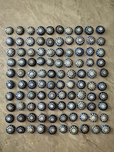 50年代瓷灰章，品见图自定，实物拍摄，按图发货，看好再拍 - 50年代瓷灰章，品见图自定，实物拍摄，按图发货，看好再拍