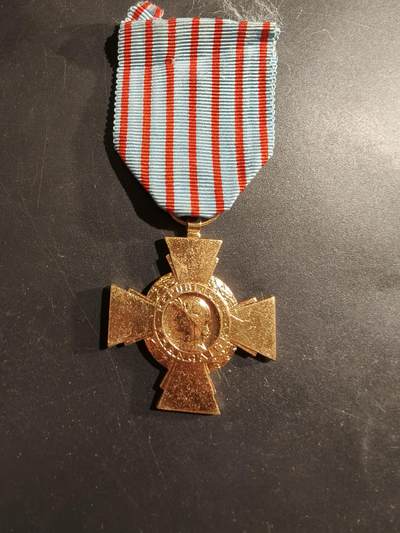 老王徽章第184期 - 法国战斗十字奖章