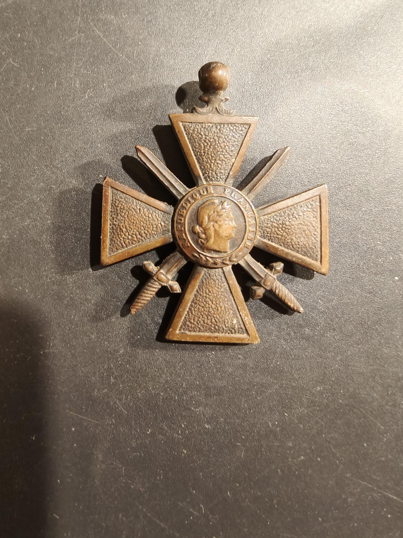 老王徽章第184期 法国1918战争十字奖章    无绶带