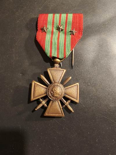 老王徽章第184期 - 法国1939-45战争十字奖章    3颗铜星勋饰