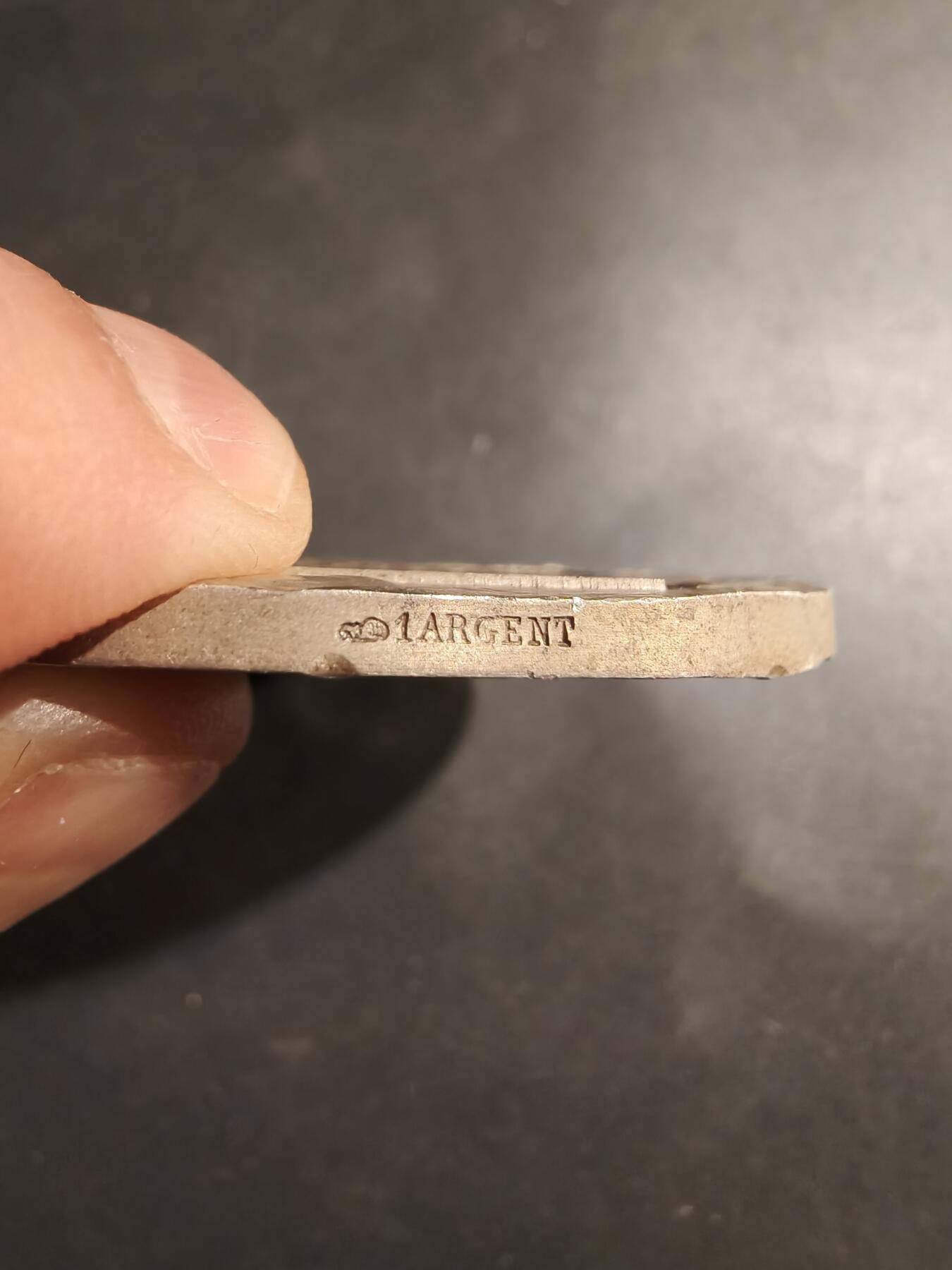 老王徽章第184期 法国瓦丁顿父子公司一战纪念大银章     原盒    950银   大师库德雷作品    直径68mm     重量139.5g