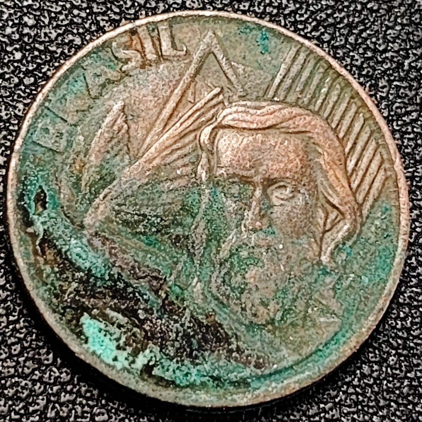 泉币菌-第195场- 新年快乐 新年第三场 本场拍品多 请提前出价 巴西5分镀铜人物硬币 22毫米 铜钱纪念币