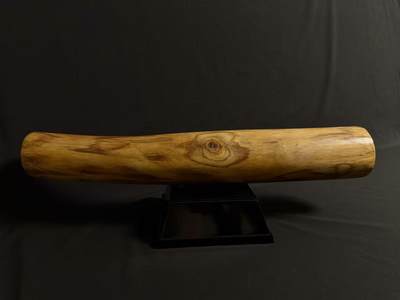 零元拍：NO.2终于在节前收到这批送出去加工的海南黄花梨随型把玩棍横财，这也许就是玩木头的乐趣吧，每一个花纹都独一无二，是自然与匠心的完美邂逅。 它保留了木材最本真的曲线，每一处起伏都像是时光在木头上留下的指纹。尺寸：390/60/50MM - 零元拍：NO.2终于在节前收到这批送出去加工的海南黄花梨随型把玩棍横财，这也许就是玩木头的乐趣吧，每一个花纹都独一无二，是自然与匠心的完美邂逅。 它保留了木材最本真的曲线，每一处起伏都像是时光在木头上留下的指纹。尺寸：390/60/50MM