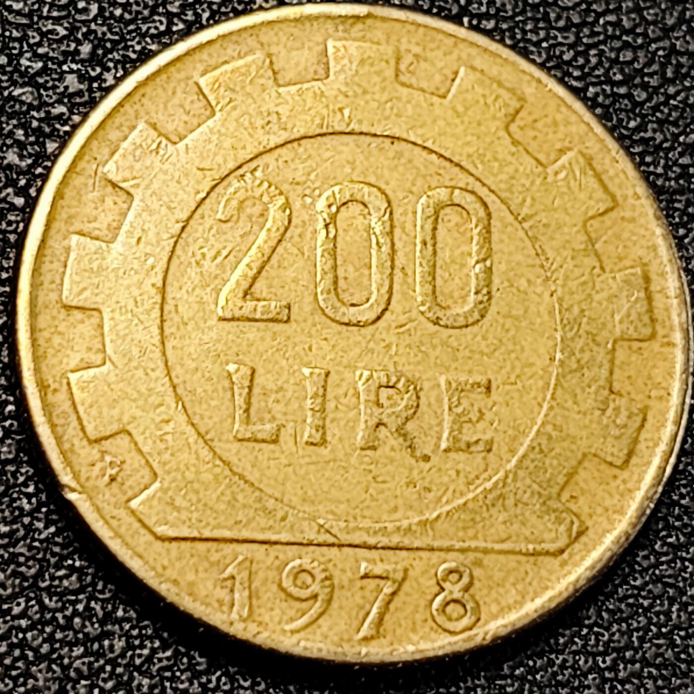 泉币菌-第195场- 新年快乐 新年第三场 本场拍品多 请提前出价 1978年 24mm 意大利 200里拉 黄铜  纪念币 