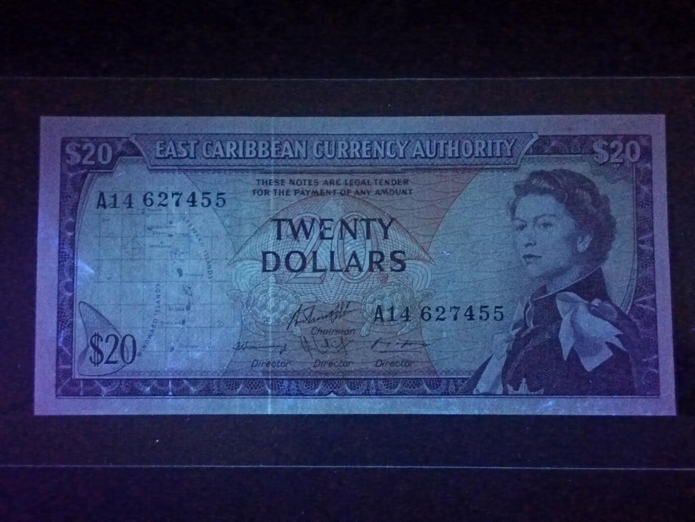 【年后首拍！】2026二月第三期，总217期 东加勒比共同体1965版20元AUNC，戎装女王和椰林海滩，少见早期中高面值