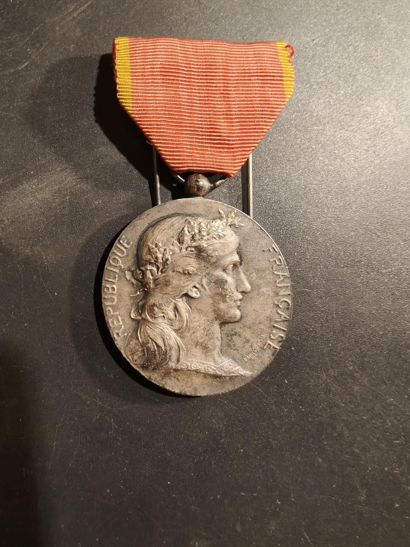 老王徽章第184期 法国银级东方工业协会奖章    950银    27.5g