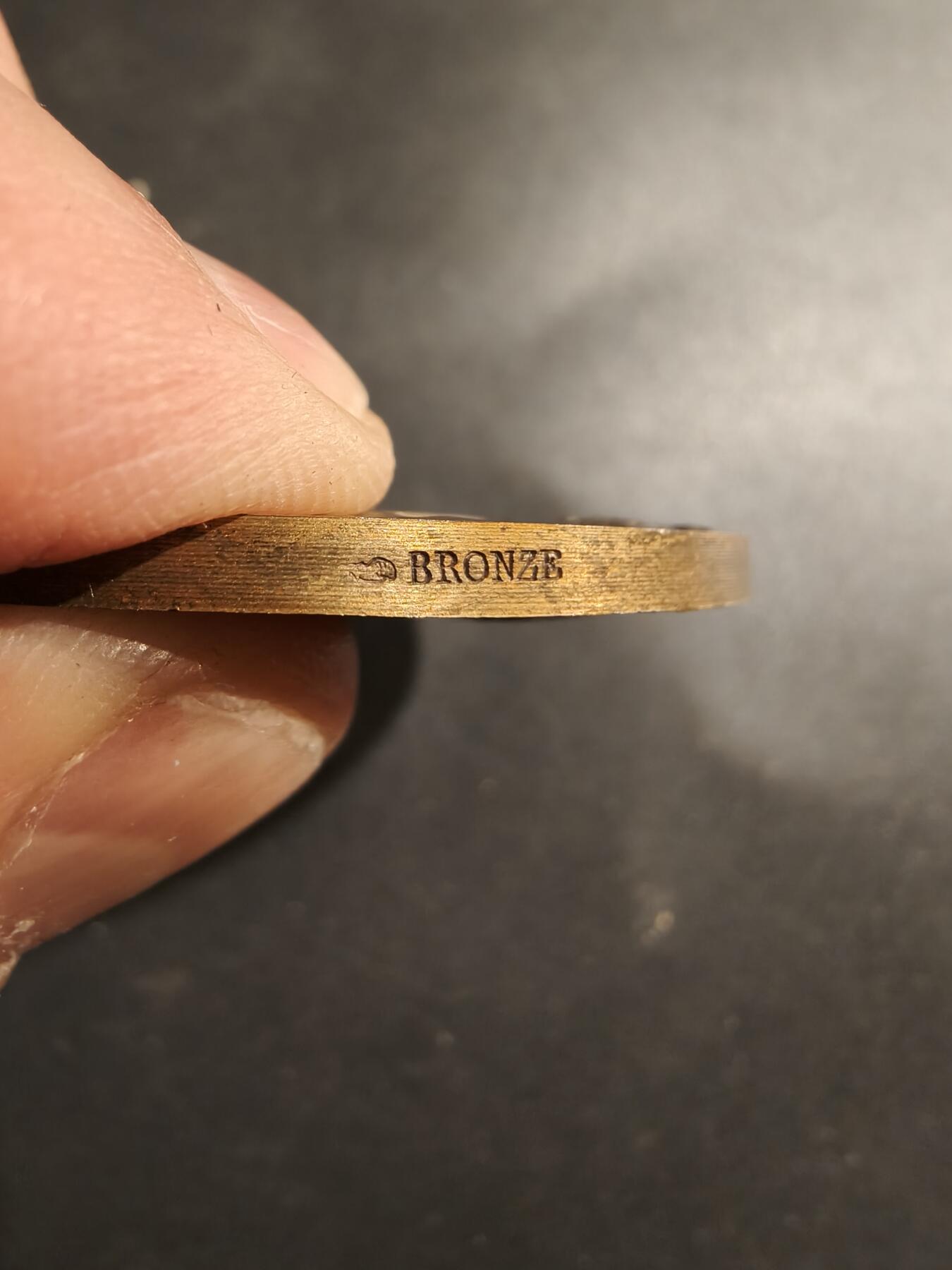 老王徽章第184期 法国纺织公司Dollfus-Mieg & Cie大铜章    原盒定制盒    工业女神       直径50mm    重量57.6g 