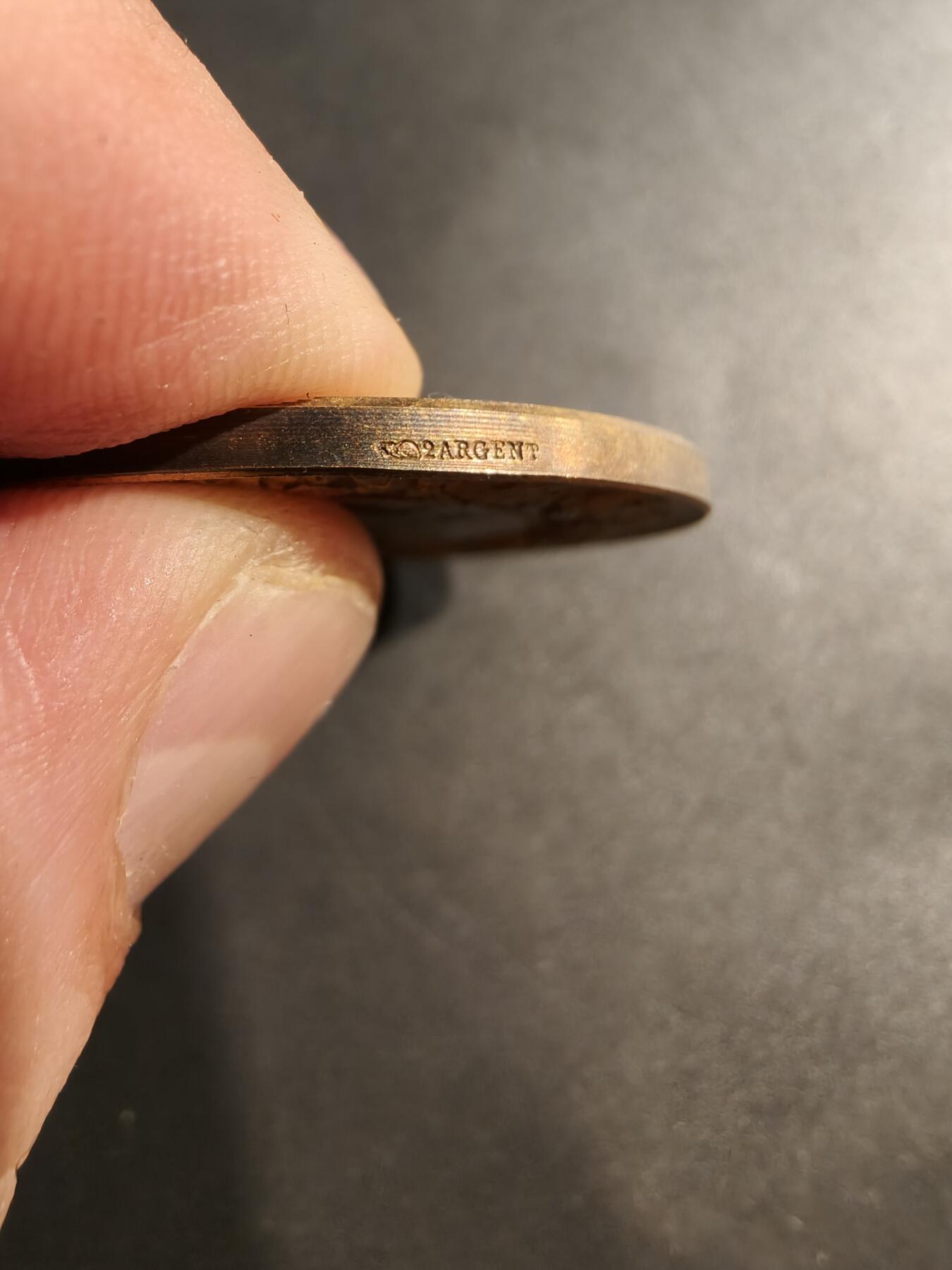 老王徽章第184期 法国鲁昂工业协会镀金大银章     800银镀金    直径41mm    重量36.4g