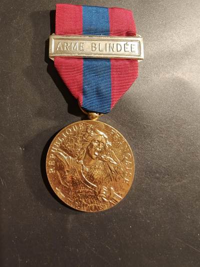 老王徽章第184期 - 法国金级国防服役奖章    装甲兵勋条