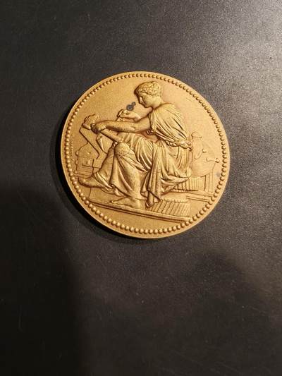 老王徽章第184期 - 法国鲁昂工业协会镀金大银章     800银镀金    直径41mm    重量36.4g