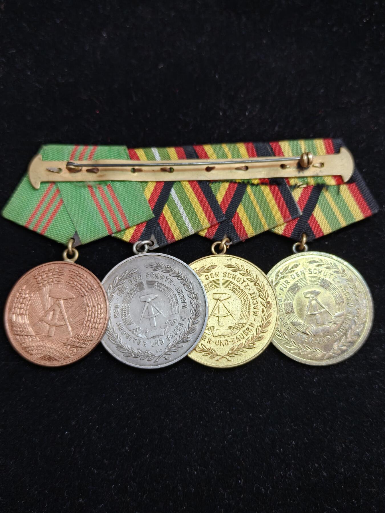 马到成功 迎新年  精品专场  人民军20、15、10年服役奖章，内政部5年服役奖章。 其中人民军服役十周年奖章是900银制