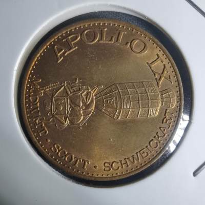 沼泽如烟--第1003场 - 航天纪念章