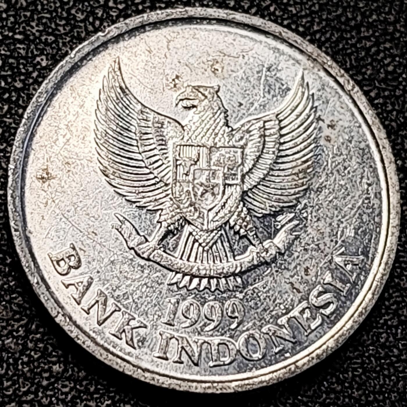 泉币菌-第195场- 新年快乐 新年第三场 本场拍品多 请提前出价 1999年 印度尼西亚 100卢比铝币 凤头鹦鹉 23mm