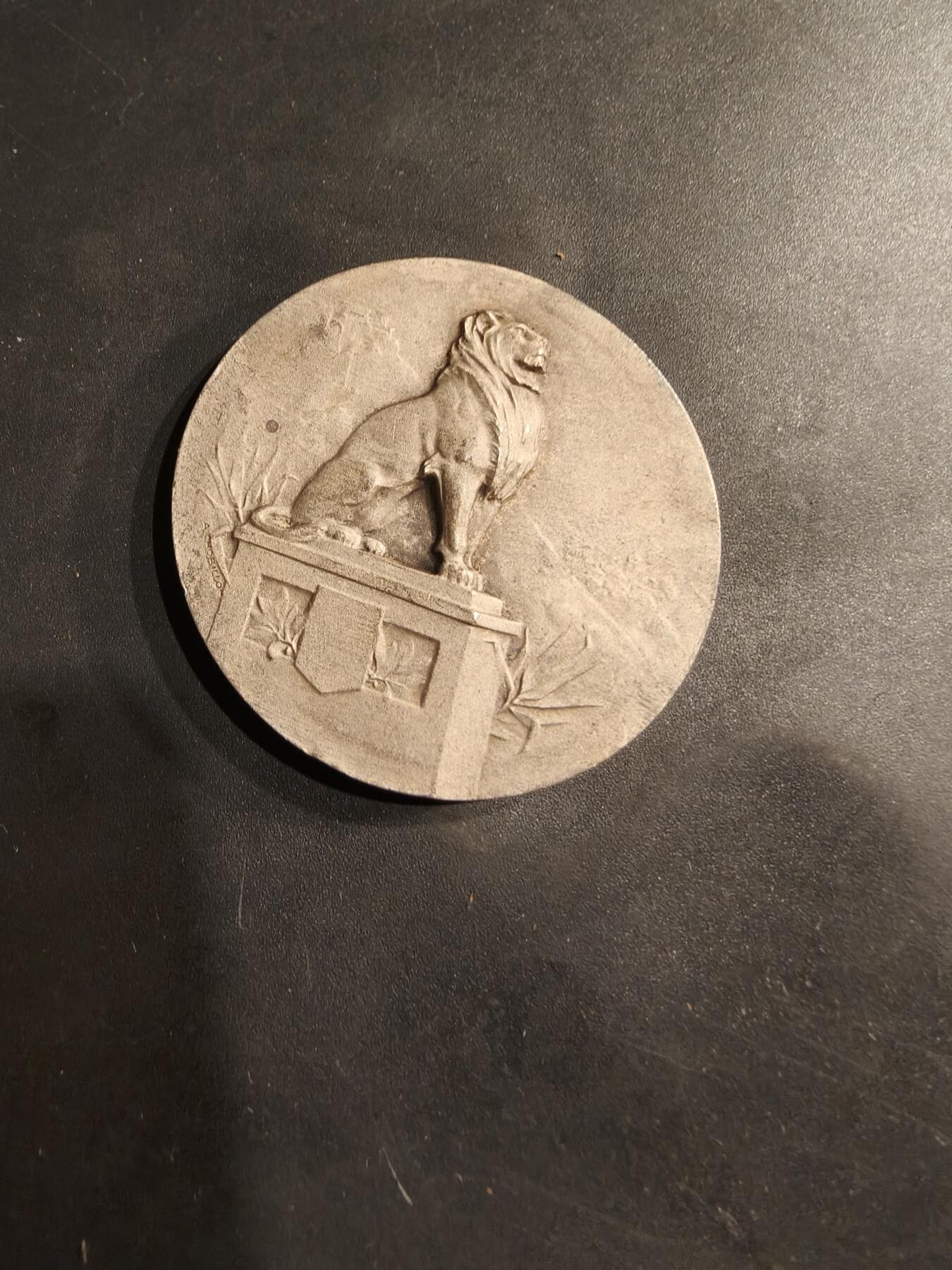 老王徽章第184期 法国1925年第32届拉罗谢尔地区节日镀银大铜章    原盒     直径46mm     重量43g