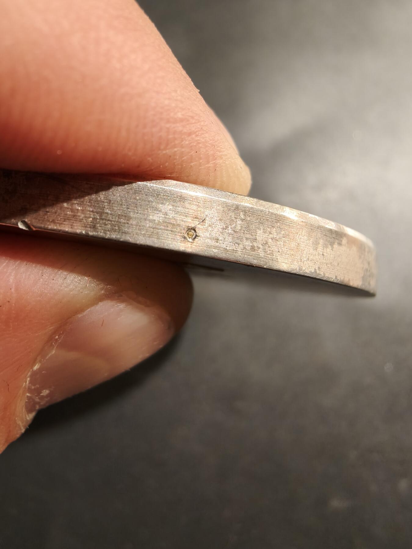 老王徽章第184期 法国帕朗普尔镇镀银大铜章     原盒     直径64mm    重量155.2g