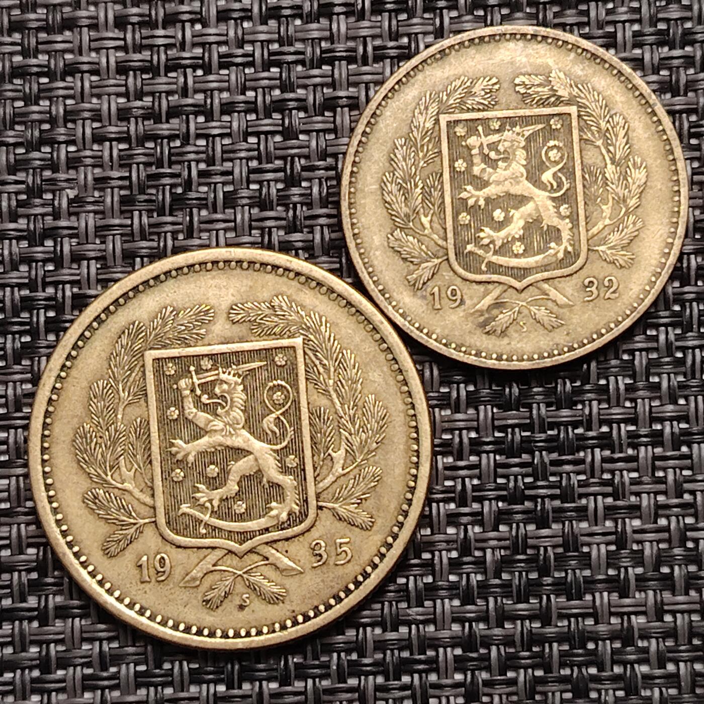 布加迪🐬～世界钱币(上海)🌾第 276 期 /  各国套币和散币 芬兰🇫🇮 1932/1935年 10/20马克铜币2枚 ~C18