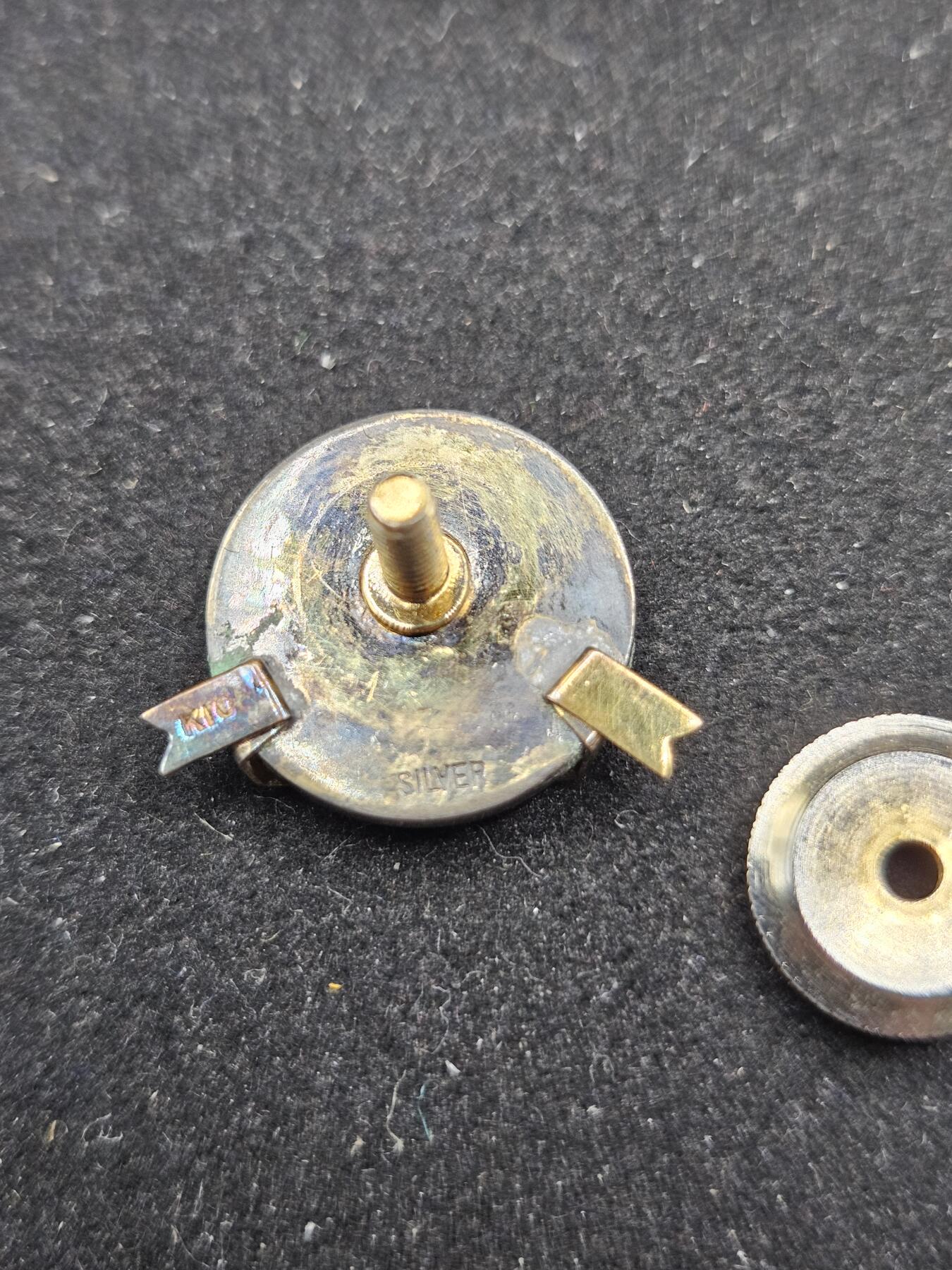 0元起拍勋章 第335期 咸鱼国勋章拍卖专场 2月25日（周三）下午6：00开始 国铁特别功劳章 纯银制，下方金具为10k金制作