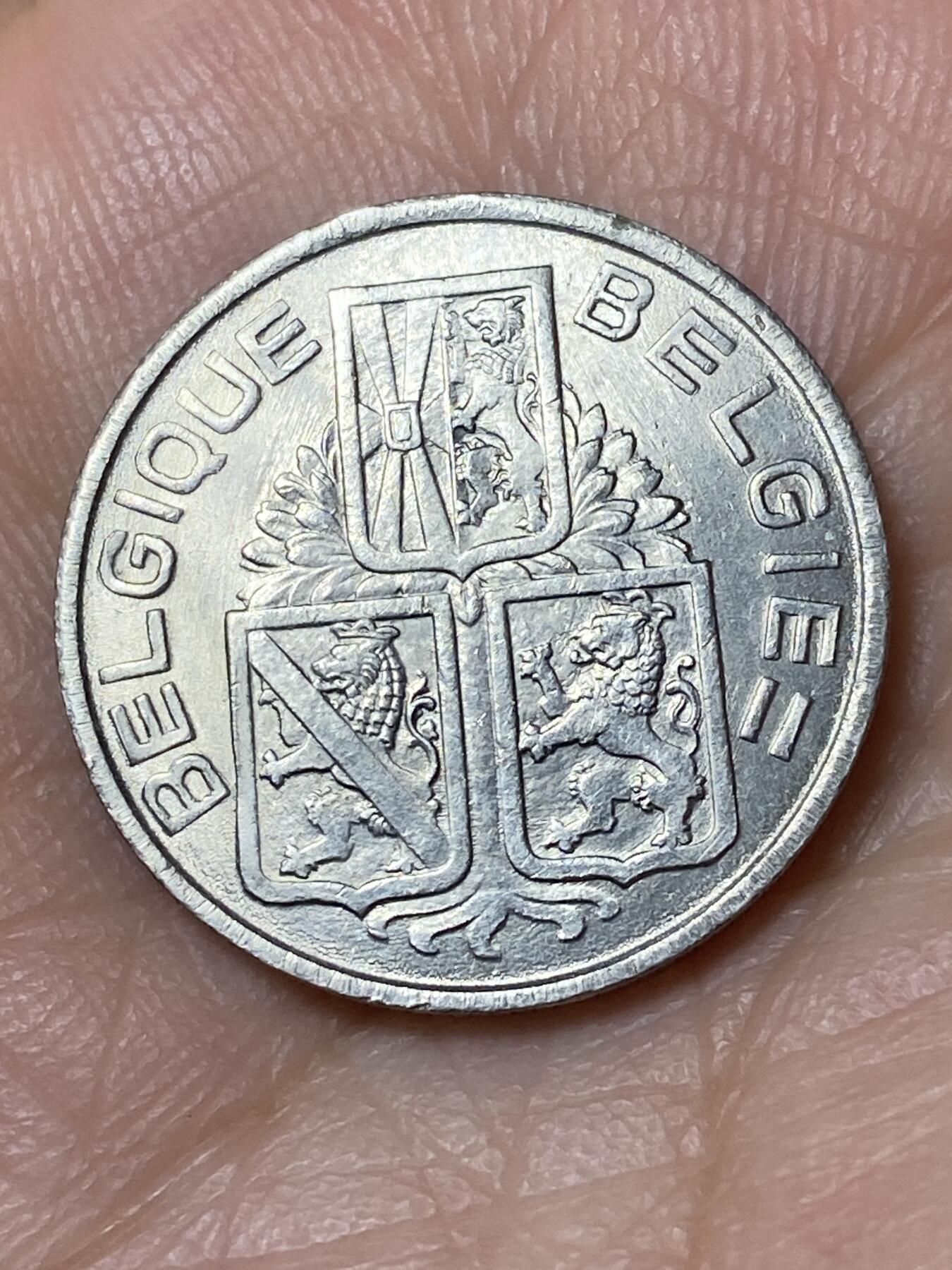 2026年第三十一场(总第二百场)英国一线回流散币新春特拍第三场(免佣金) 比利时🇧🇪1939年1法郎利奥波德三世时期，左法语右荷语版)