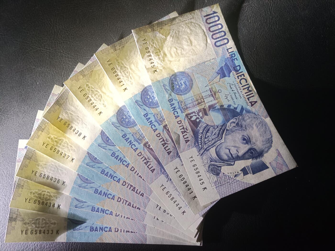 【年后首拍！】2026二月第三期，总217期 意大利1984版10000里拉UNC—UNC-批量八张含一张豹子号